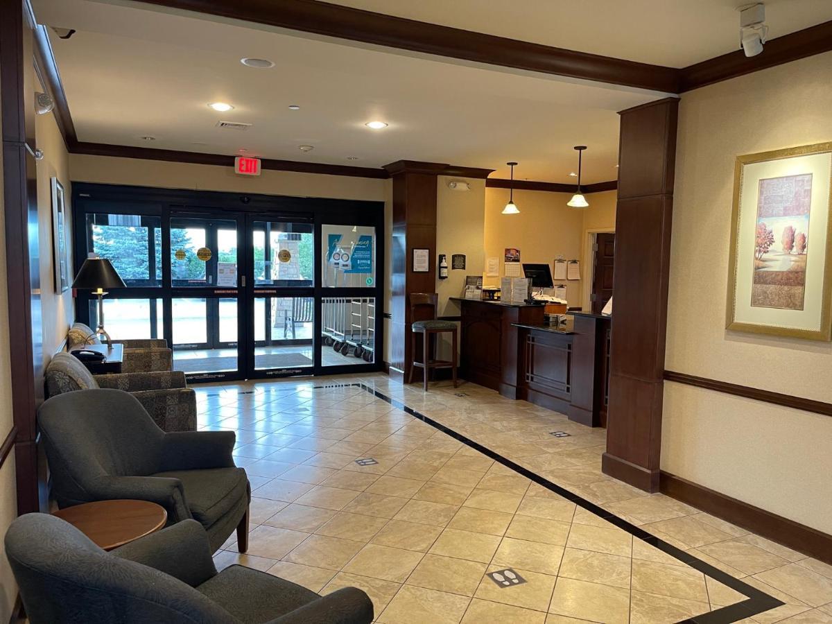 Staybridge Suites Milwaukee West-Oconomowoc By Ihg Exterior foto
